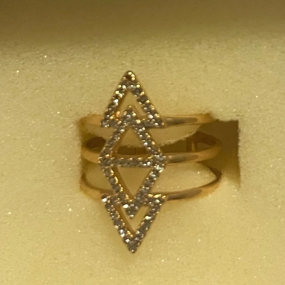Ring - Picture 1 of 5